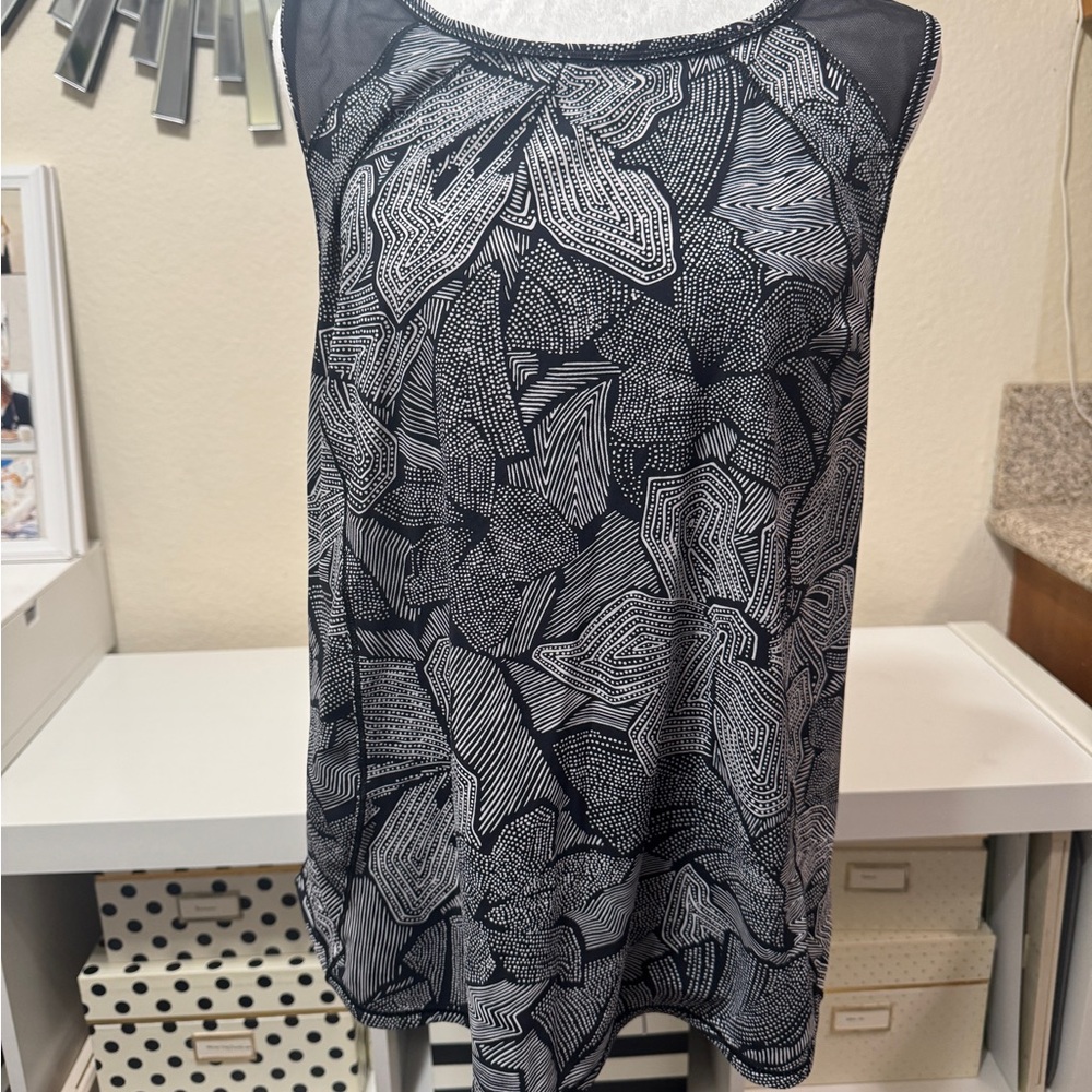Lululemon Athletica Black and White Graphic Tank Top
